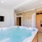 فيلة Valentina - Luxurious For 9 People With Xxl Pool And Whirpool بريبير