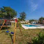 Valentina - Luxurious For 9 People With Xxl Pool And Whirpool فيلة *