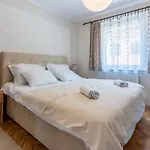 Valentina - Luxurious For 9 People With Xxl Pool And Whirpool بريبير