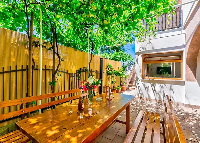 Valentina - Luxurious For 9 People With Xxl Pool And Whirpool Villa *