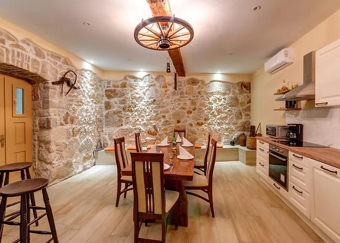 Valentina - Luxurious For 9 People With Xxl Pool And Whirpool Villa Bribir (Primorje-Gorski Kotar)
