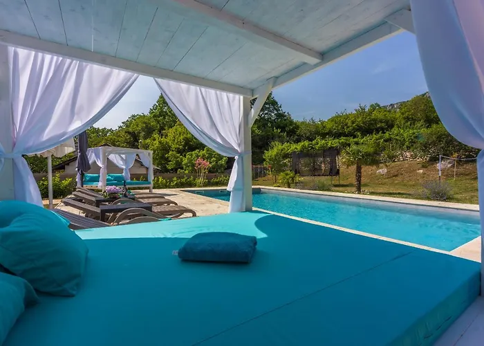 Villa Valentina - Luxurious For 9 People With Xxl Pool And Whirpool *