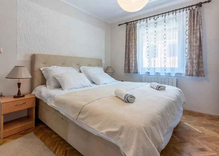 Valentina - Luxurious For 9 People With Xxl Pool And Whirpool Bribir (Primorje-Gorski Kotar)
