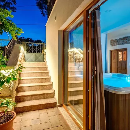 Valentina - Luxurious For 9 People With Xxl Pool And Whirpool Bribir (Primorje-Gorski Kotar)