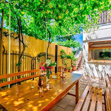 Valentina - Luxurious For 9 People With Xxl Pool And Whirpool Villa *