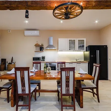 Villa Valentina - Luxurious For 9 People With Xxl Pool And Whirpool Bribir (Primorje-Gorski Kotar)