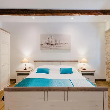 Valentina - Luxurious For 9 People With Xxl Pool And Whirpool Villa
