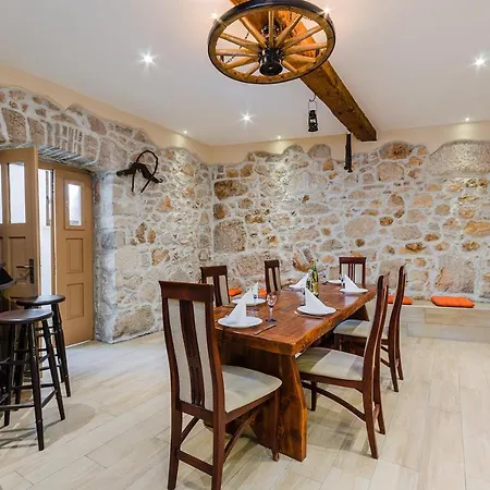 Villa Valentina - Luxurious For 9 People With Xxl Pool And Whirpool Bribir (Primorje-Gorski Kotar)