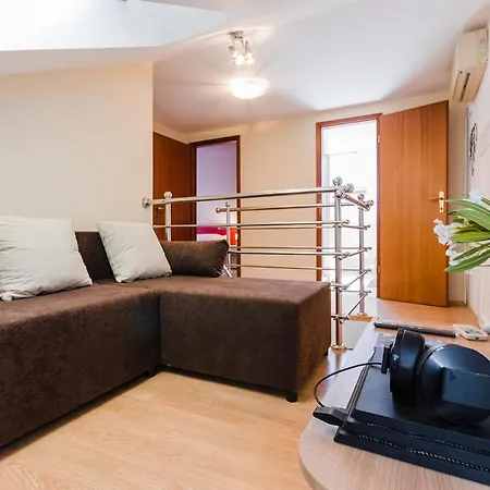 Valentina - Luxurious For 9 People With Xxl Pool And Whirpool Bribir (Primorje-Gorski Kotar)