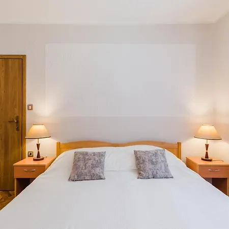 Valentina - Luxurious For 9 People With Xxl Pool And Whirpool Bribir (Primorje-Gorski Kotar)