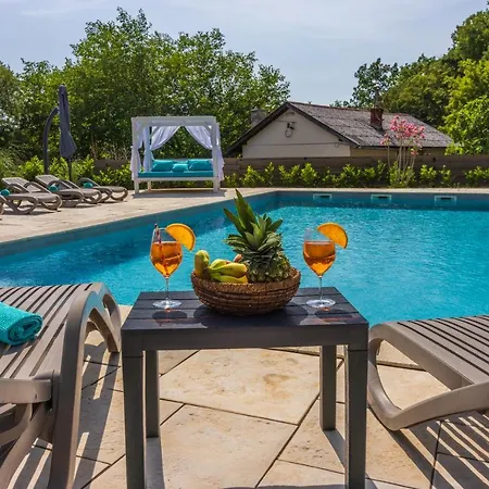 Valentina - Luxurious For 9 People With Xxl Pool And Whirpool * Bribir (Primorje-Gorski Kotar)