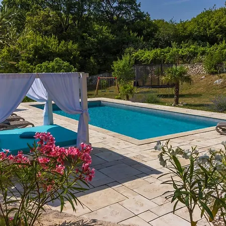 Valentina - Luxurious For 9 People With Xxl Pool And Whirpool Villa Bribir (Primorje-Gorski Kotar)