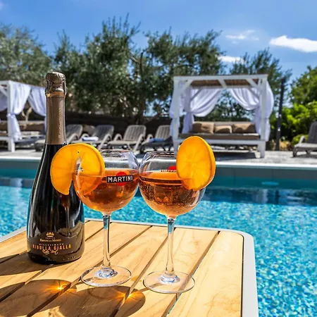 Villa Valentina - Luxurious For 9 People With Xxl Pool And Whirpool Bribir (Primorje-Gorski Kotar)