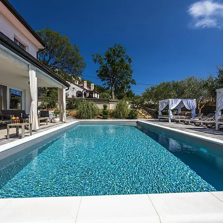 Valentina - Luxurious For 9 People With Xxl Pool And Whirpool Villa