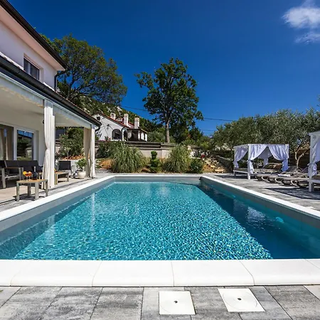 Valentina - Luxurious For 9 People With Xxl Pool And Whirpool Вилла *