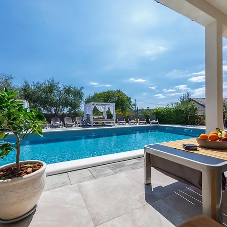 Valentina - Luxurious For 9 People With Xxl Pool And Whirpool Вилла Брибир