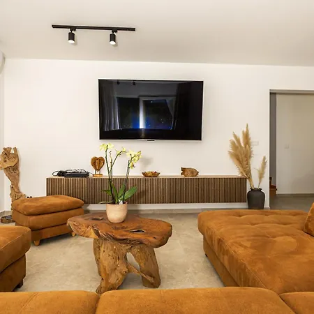 Valentina - Luxurious For 9 People With Xxl Pool And Whirpool Villa *