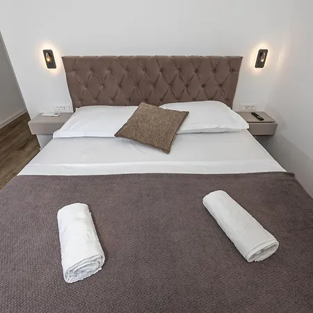 Вилла Valentina - Luxurious For 9 People With Xxl Pool And Whirpool Брибир