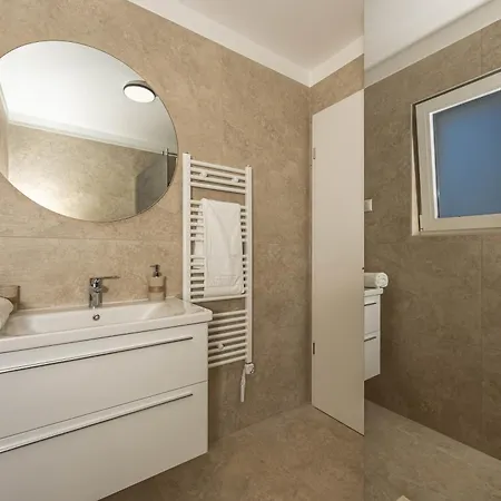 Valentina - Luxurious For 9 People With Xxl Pool And Whirpool Вилла Брибир