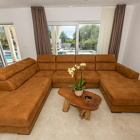 Вилла Valentina - Luxurious For 9 People With Xxl Pool And Whirpool *