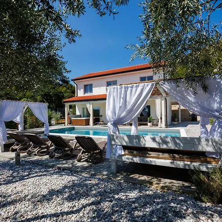 Valentina - Luxurious For 9 People With Xxl Pool And Whirpool Вилла Брибир
