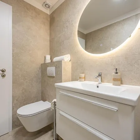 Вилла Valentina - Luxurious For 9 People With Xxl Pool And Whirpool Брибир