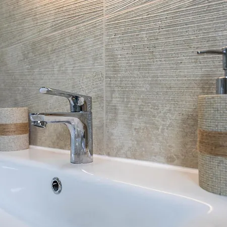 Valentina - Luxurious For 9 People With Xxl Pool And Whirpool Vila Bribir (Primorje-Gorski Kotar)
