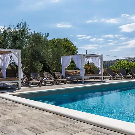 Valentina - Luxurious For 9 People With Xxl Pool And Whirpool Вилла *