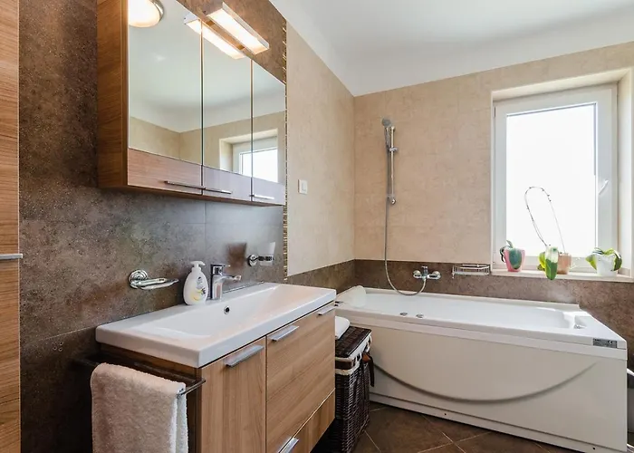 Valentina - Luxurious For 9 People With Xxl Pool And Whirpool Villa *