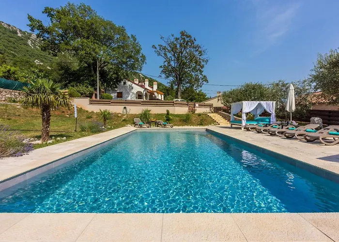 Villa Valentina - Luxurious For 9 People With Xxl Pool And Whirpool Bribir