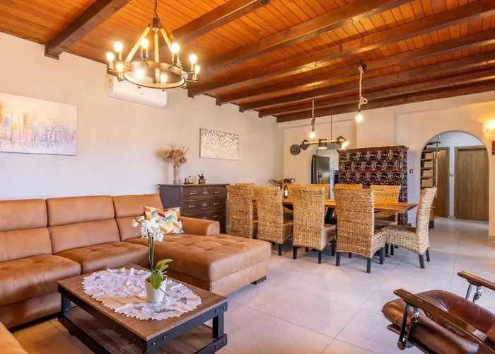 Valentina - Luxurious For 9 People With Xxl Pool And Whirpool Villa